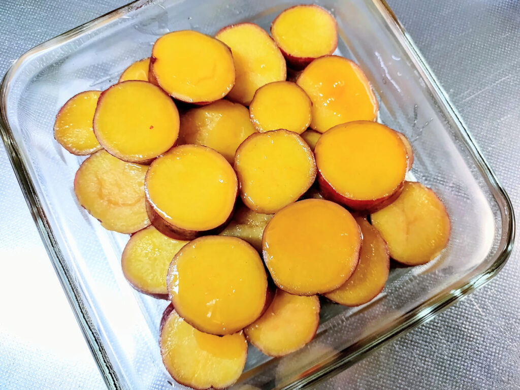 家庭菜園で収穫した紅はるかのレモン煮