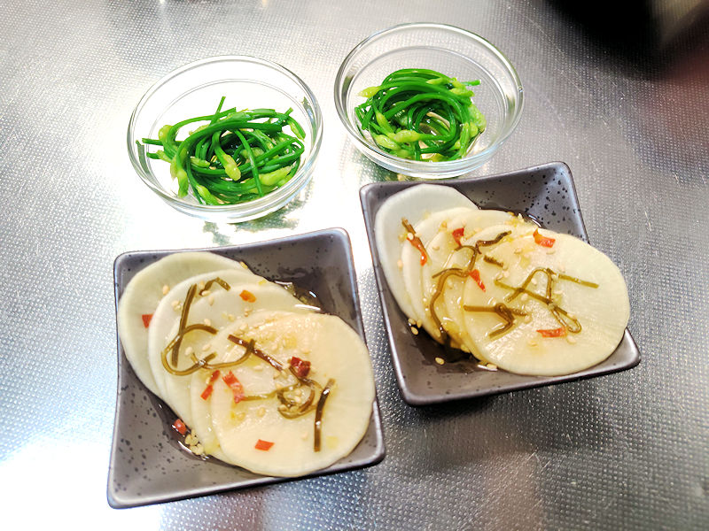 大根の千枚漬けと花ニラのおひたし