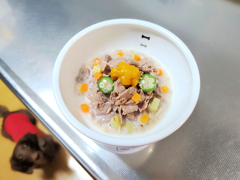 かぼちゃピューレをトッピングしたレオンのごはん